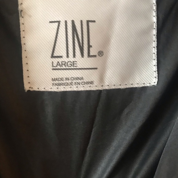 Zine Grey & Maroon Windbreaker ✈️ - Picture 3 of 3